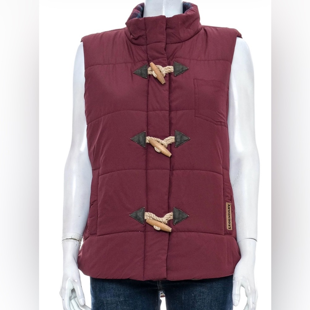 Legendary Whitetails Women’s Medium Quilted Toggle Puffer Vest Maroon Insulated